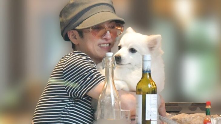 蓮舫さん、愛犬と一緒に美味しそうにワインを飲む姿を激写されるｗｗｗｗｗ