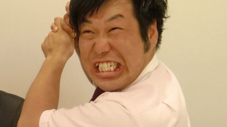 お笑いコンビ「プラス・マイナス」の岩橋さんが強迫性障害を告白
