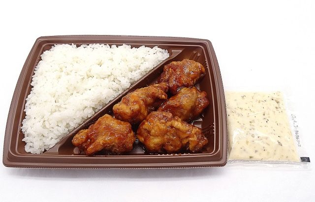 セブンイレブンが若者に人気の「チキン南蛮弁当」を発売　５９４円
